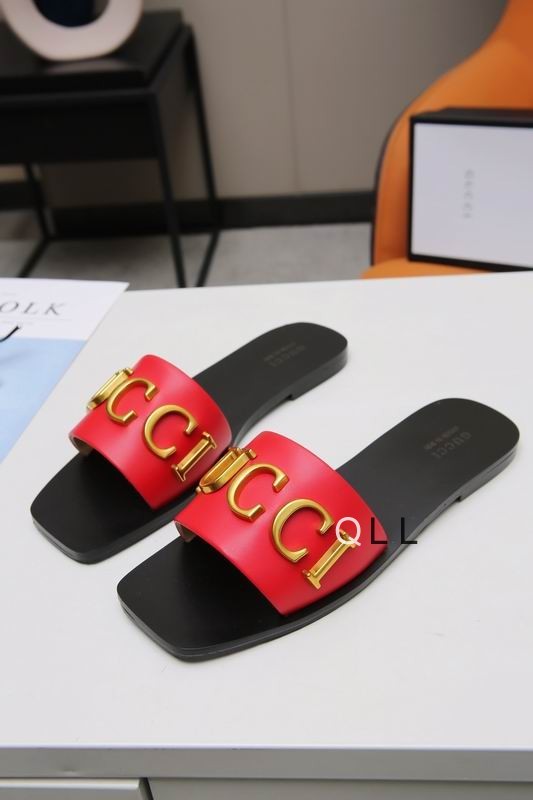 Gucci Women's Slippers 220